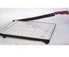 Bàn cắt giấy A4 mặt mica - anh 1